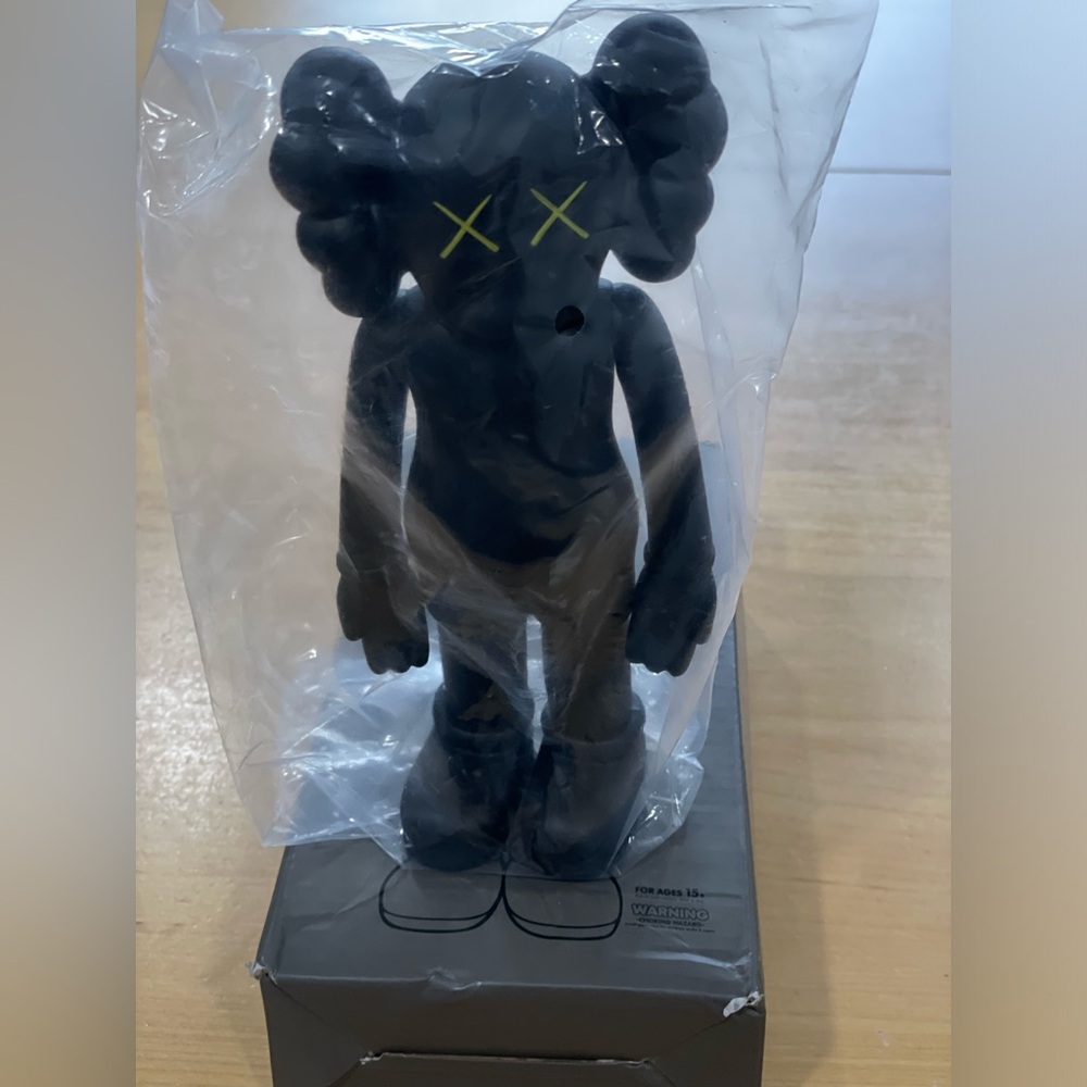 Kaws Original Fake Five Years Later Companion Black Figure - New In Box.